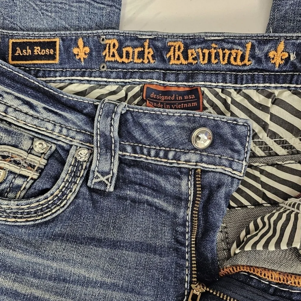 ❤️NeW!❤️ ROCK REVIVAL ASH ROSE MID-RISE EMBROIDERED SKINNY STRETCH JEANS SIZE 28